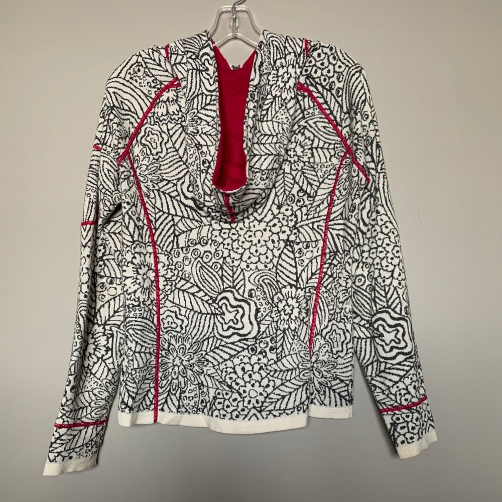 super cute lightly worn title nine zip up!